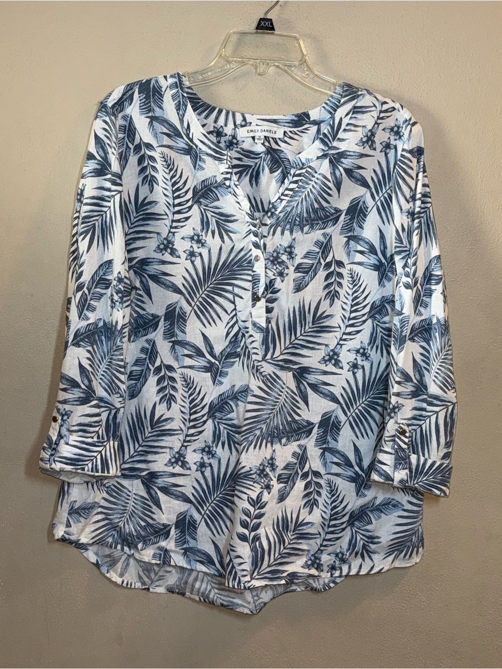 Women’s Emily Daniels Blue Tropical Leaf Print 3/4 sleeve v-neck blouse sz XL